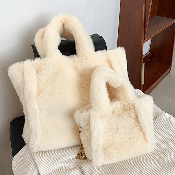 Fluffy plush tote bag with chain